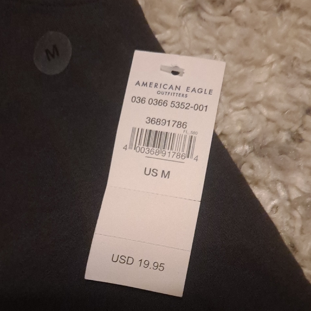 American Eagle Outfitters Black Cropped Spaghetti Strap Cami - Picture 2 of 4